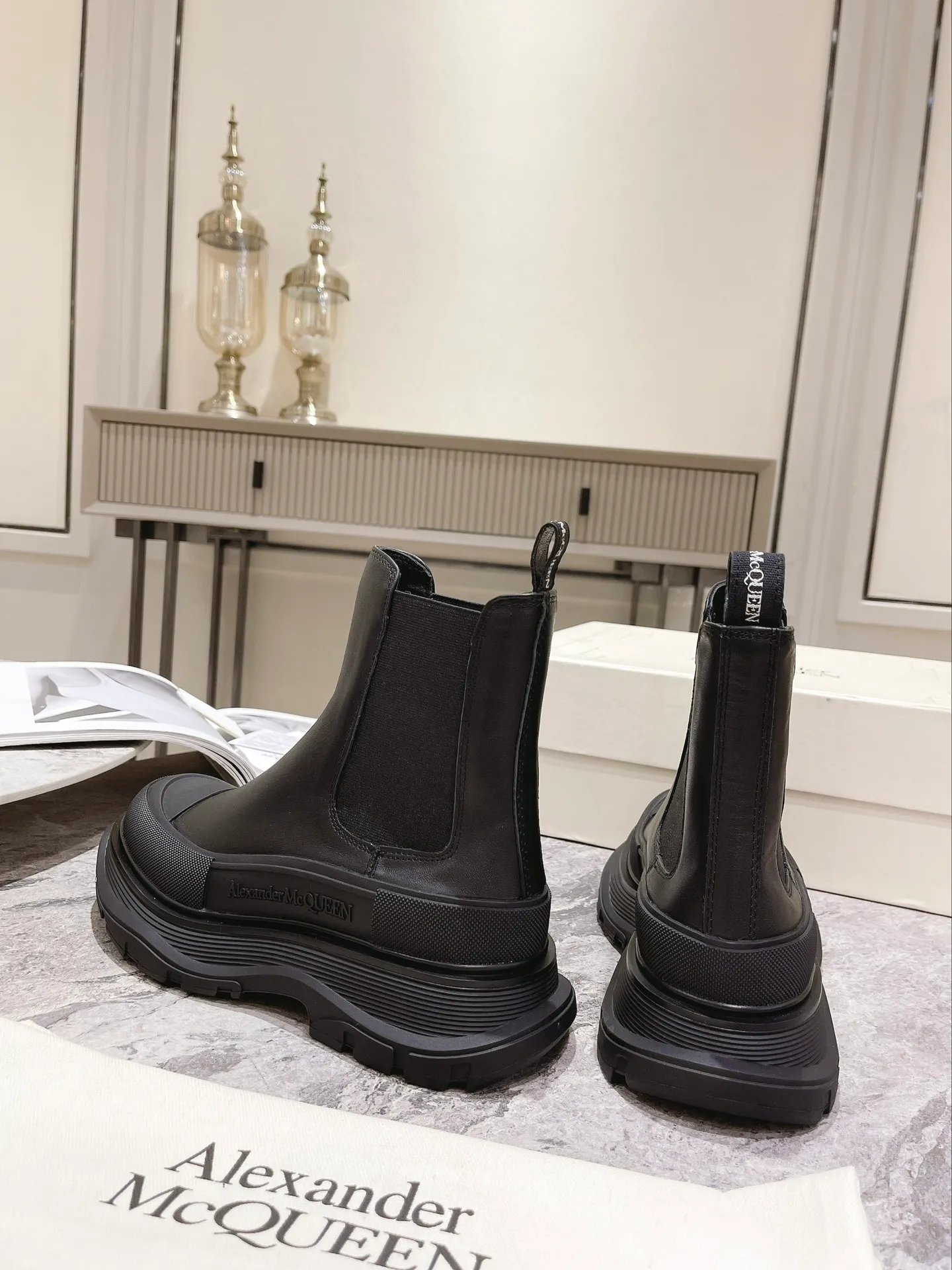 👟👟Ex-factory price 560💰💰The popular ALEXANDER MCQUEEN Alexander McQueen Chelsea boots Original T👟👟Ex-factory price blue black